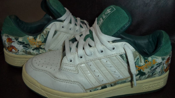 รองเท้า ADIDAS รุ่นพิเศษของแท้ สวยมาก เบอร์ 7