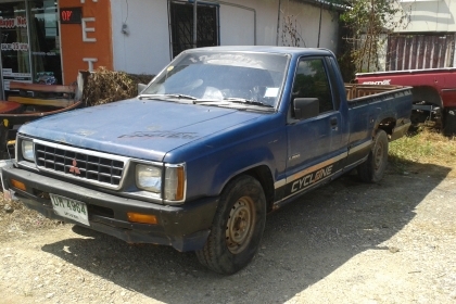 แยกขายคัสซีและหัวมิตซูแอล200ไซโคลปี93หัวบางๆมีผุที่พื้นนิดๆหัวเดิมโรงงานไม่เคยชนห้องเครื่องสวยขาย12000บาท.ให้ครบ(ขายคัสซีพร้อมช่วงล่างคัสซีสวยไม่ผุขาย17500บาท