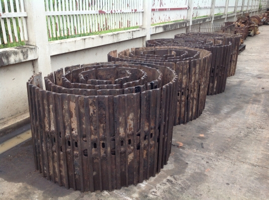 ขายแล้ว1คู่  โซ่พร้อมแผ่นแทรค ใส่แบคโฮตรงรุ่น KOMATSU200-5-6-7 (47ข้อลิ้งค์)