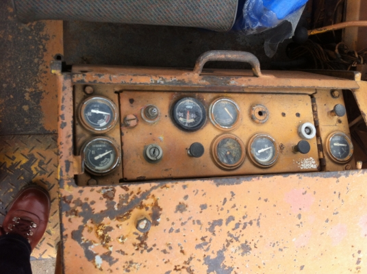 ขายรถตักล้อยาง 2 เพลา เกียร์ 1-2-3 K)MATSU JH300-B สภาพสวยแบบเดิมๆ พร้อมใช้งานได้เลย