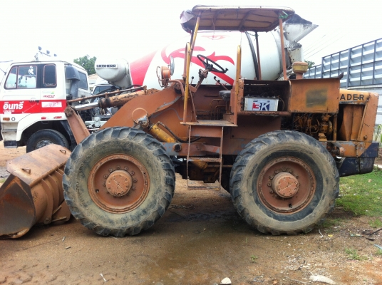 ขายรถตักล้อยาง 2 เพลา เกียร์ 1-2-3 K)MATSU JH300-B สภาพสวยแบบเดิมๆ พร้อมใช้งานได้เลย