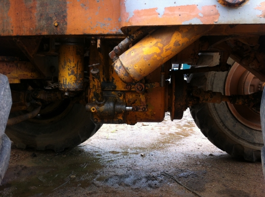 ขายรถตักล้อยาง 2 เพลา เกียร์ 1-2-3 K)MATSU JH300-B สภาพสวยแบบเดิมๆ พร้อมใช้งานได้เลย