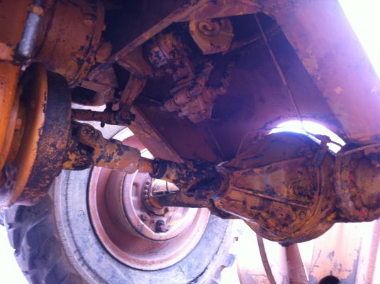 ขายรถตักล้อยาง 2 เพลา เกียร์ 1-2-3 K)MATSU JH300-B สภาพสวยแบบเดิมๆ พร้อมใช้งานได้เลย