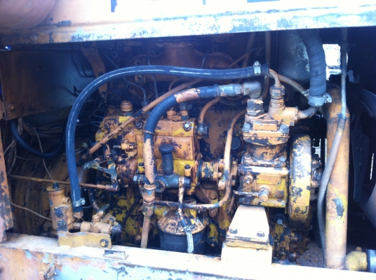 ขายรถตักล้อยาง 2 เพลา เกียร์ 1-2-3 K)MATSU JH300-B สภาพสวยแบบเดิมๆ พร้อมใช้งานได้เลย