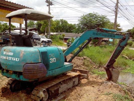 ขายรถแบคโฮ KOMATSU PC-30-7 พร้อมใช้ ราคาย้อมๆ สนใจโทร