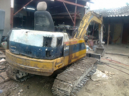 ขายรถแบคโฮ KOMATSU PC-40-5 สภาพสวย ใช้งานอยู่ ระบบการทำงานสมบูรณ์