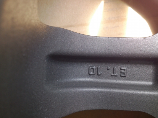 ขายแม็กขอบ15  6รู139.7 สวยๆ จำนวน 4 วง (ไม่มีตำหนิ)