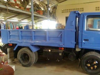 ขาย 6 ล้อ NKR55E 88 แรงม้า ดั้ม หัวยกได้ เกียร์สั้น ยางใหม่ทะเบียน ม.79 โทร 081-9837056