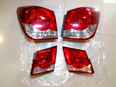 ไฟท้ายขาวแดง Chevrolet Cruze (ของใหม่แท้ห้างครับ) ไฟท้ายขาวแดง Chevrolet Cruze (ของใหม่แท้ห้างครับ)