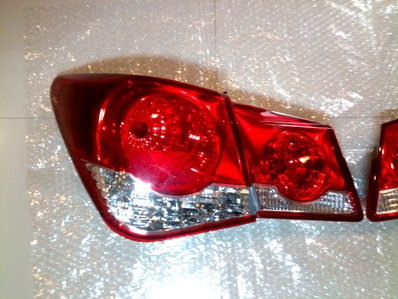 ไฟท้ายขาวแดง Chevrolet Cruze (ของใหม่แท้ห้างครับ) ไฟท้ายขาวแดง Chevrolet Cruze (ของใหม่แท้ห้างครับ)