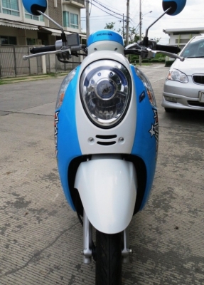 All New Scoopy-I 2013 ลาย Chic เดิมดีไม่มีบิวด์ เพียง  29,900 บาทเท่านั้น