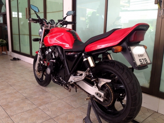 ขาย CB400 SF  ปี94  พร้อมทะเบียน ต่อภาษีแล้วหมดปี57  ราคา 79000 บาท