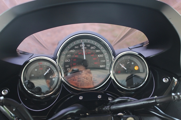 แม็กสิงห์บุรี//YAMAHA T-MAX 500 ปี2010 รถออกศูนย์ ของแต่งเพียบ  ทะเบียนแท้พร้อมโอน 345000