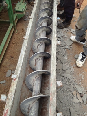 ขาย รางสกรู เหล็ก ยาว 7 เมตร กว้าง 37 Cm. สภาพสวย พร้อมใช้งาน