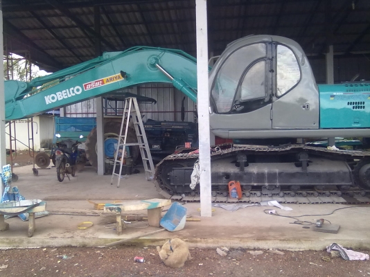 ขาย..รถแบคโฮ KOBELCO SK200 รุ่น5 super ระบบไฟฟ้าครบ  ช่วงล่างเต็ม เอวแน่น รถสวยมีทะเบียน.ครบ  เจ้าของมีความจำเป็นต้องขาย