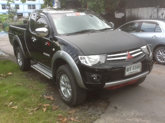 พิเศษด่วนTRITON PLUSสีดำตัวTOP ปี2011สภาพป้ายแดง วิ่ง3หมื่นโล ตัดสดสอบถามราคาได้ครับ