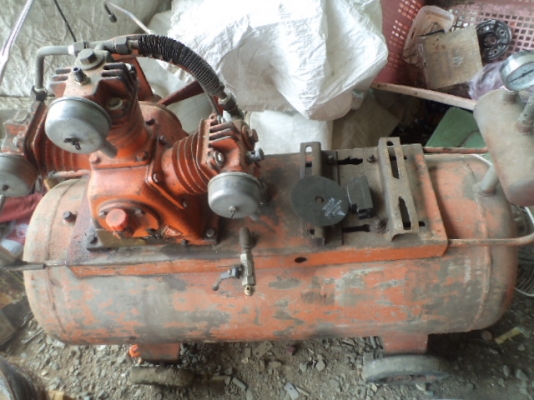 ขายปั้มลมใหญ่ 3 สูบ ราคา 7500 ไม่มีมอเตอร์