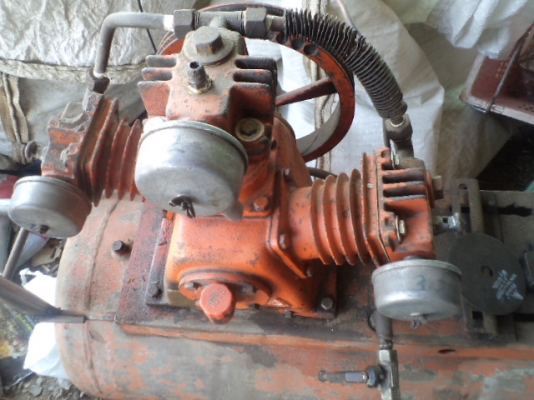 ขายปั้มลมใหญ่ 3 สูบ ราคา 7500 ไม่มีมอเตอร์