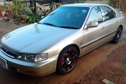 160,000 บ.ขายรถเก๋ง HONDA ACCORD โฉมท้าย2ก้อน ปี39/96 เครื่องV ติดแก๊สLPG เกียร์ออโต้ ภายในเบาะหนัง สาย CD แอร์ พ.พาวเวอร์ พร้อม กระจกไฟฟ้า ปรับข้างไฟฟ้า ใช้งานปกติ ล็อครีโมท ล้อแม็ก17 ยางดี4เส้น 205/45/17 สีสวย เคยมีชนมาแต่ไม่ลึกเก็บงานแล้ว พร้อมใช้งาน ร