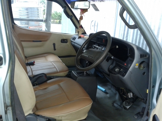 ขายด่วน รถตู้Toyota หัวจรวด