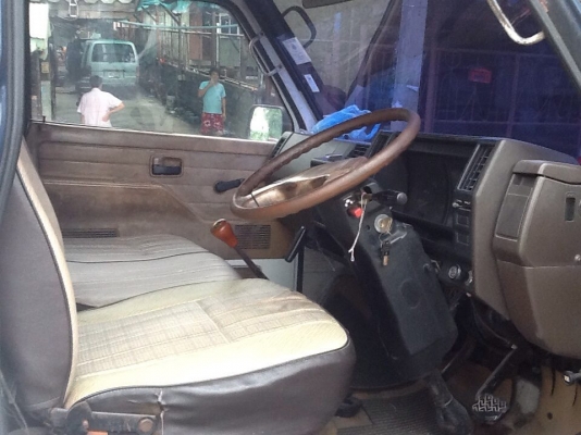 ขายถูก รถตู้ ISUZU BUDDY เครื่อง2800 สภาพสวยงาม