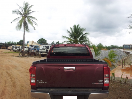 รถกระบะ วีครอส 4x4