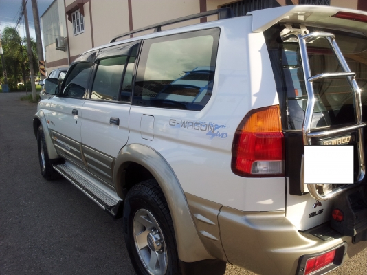 รถจีวากอน 4x4 เกียร์ธรรมดา