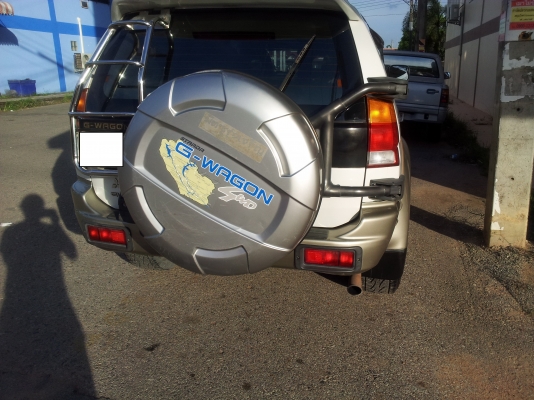 รถจีวากอน 4x4 เกียร์ธรรมดา