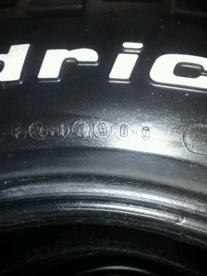 ขาย BF MUD KM2 265/75R16 สวยๆ ขาย BF MUD KM2 265/75R16 สวยๆ