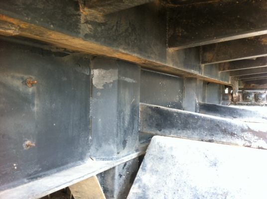 ขายหางเซมิดั้ม 2 เพลา อู่.สามมิตร ปี.47-48 สวยมีให้เลือกหลายหาง ราคาย้อมๆ