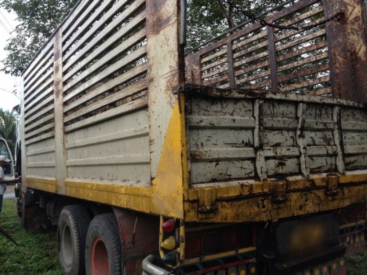 รถฮีโน่ 10 ล้อ รั่ว FL3H. 195 แรงม้า สนใจติดต่อ 081 - 6079515 รถฮีโน่ 10 ล้อ รั่ว FL3H. 195 แรงม้า สนใจติดต่อ 081 - 6079515