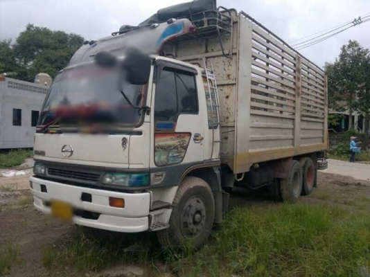 รถฮีโน่ 10 ล้อ รั่ว FL3H. 195 แรงม้า  สนใจติดต่อ 081 - 6079515