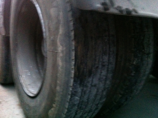 ขายหางพ่วงกล้วยหอม 3 เพลา แท้ ยกล้อได้ อู่.ชาญนครวิศวกรรม ปี.2006 หางสวย