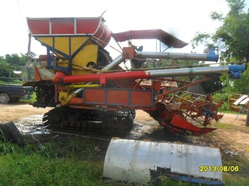 ขายรถเกี่ยวไทยเส็งยนต์ อุ้ม