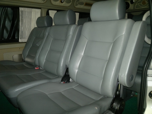 ขายเบาะรถตู้ commuter VIP 9 ที่นั่ง สำหรับใส่ตัวปี๊บ