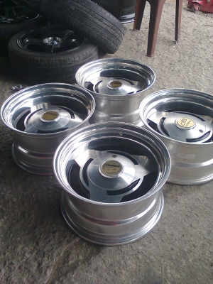 ล้อนอก 6รูล้อใหม่เก่าเก็บชุดละ9500