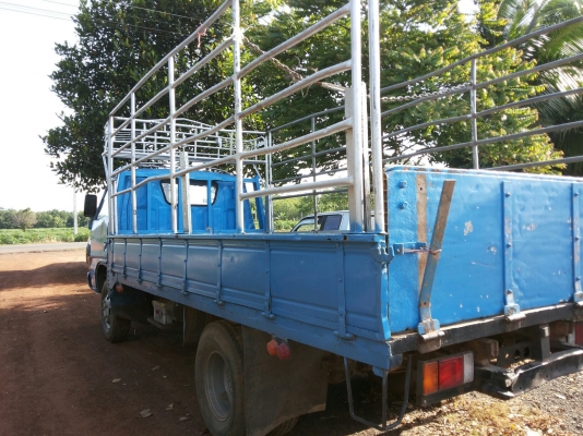 **เพิ่มรูป**ขายตัด6ล้อ isuzu ks 110hp 4bd1 110แรงฝาขาวยอดนิยม หัวยกได้ พ.พาวเวอร์ ช่วงล่างเดิม คัสซีมีตำหนิ 1จุดปะมา (ตามรูป) ยาง7.50 คู่หน้าดี หลังพอใช้ เกียร์ดี เบรคดี ระบบไฟปกติ เก็บนิดหน่อย พร้อมใช้ เอกสารเล่มทะเบียน ราคาต่อรองได้เด้อ พี่น้องครับ