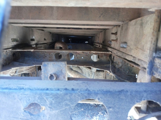 **เพิ่มรูป**ขายตัด6ล้อ isuzu ks 110hp 4bd1 110แรงฝาขาวยอดนิยม หัวยกได้ พ.พาวเวอร์ ช่วงล่างเดิม คัสซีมีตำหนิ 1จุดปะมา (ตามรูป) ยาง7.50 คู่หน้าดี หลังพอใช้ เกียร์ดี เบรคดี ระบบไฟปกติ เก็บนิดหน่อย พร้อมใช้ เอกสารเล่มทะเบียน ราคาต่อรองได้เด้อ พี่น้องครับ