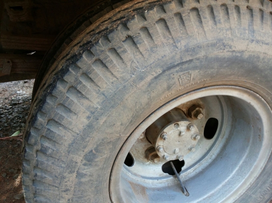 **เพิ่มรูป**ขายตัด6ล้อ isuzu ks 110hp 4bd1 110แรงฝาขาวยอดนิยม หัวยกได้ พ.พาวเวอร์ ช่วงล่างเดิม คัสซีมีตำหนิ 1จุดปะมา (ตามรูป) ยาง7.50 คู่หน้าดี หลังพอใช้ เกียร์ดี เบรคดี ระบบไฟปกติ เก็บนิดหน่อย พร้อมใช้ เอกสารเล่มทะเบียน ราคาต่อรองได้เด้อ พี่น้องครับ