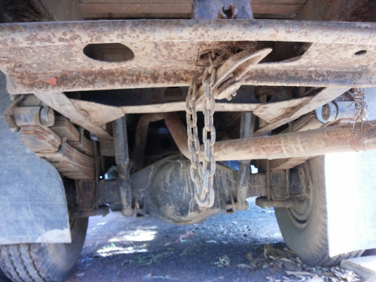 **เพิ่มรูป**ขายตัด6ล้อ isuzu ks 110hp 4bd1 110แรงฝาขาวยอดนิยม หัวยกได้ พ.พาวเวอร์ ช่วงล่างเดิม คัสซีมีตำหนิ 1จุดปะมา (ตามรูป) ยาง7.50 คู่หน้าดี หลังพอใช้ เกียร์ดี เบรคดี ระบบไฟปกติ เก็บนิดหน่อย พร้อมใช้ เอกสารเล่มทะเบียน ราคาต่อรองได้เด้อ พี่น้องครับ