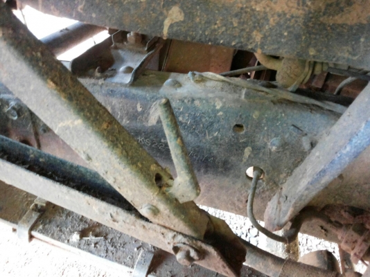 **เพิ่มรูป**ขายตัด6ล้อ isuzu ks 110hp 4bd1 110แรงฝาขาวยอดนิยม หัวยกได้ พ.พาวเวอร์ ช่วงล่างเดิม คัสซีมีตำหนิ 1จุดปะมา (ตามรูป) ยาง7.50 คู่หน้าดี หลังพอใช้ เกียร์ดี เบรคดี ระบบไฟปกติ เก็บนิดหน่อย พร้อมใช้ เอกสารเล่มทะเบียน ราคาต่อรองได้เด้อ พี่น้องครับ