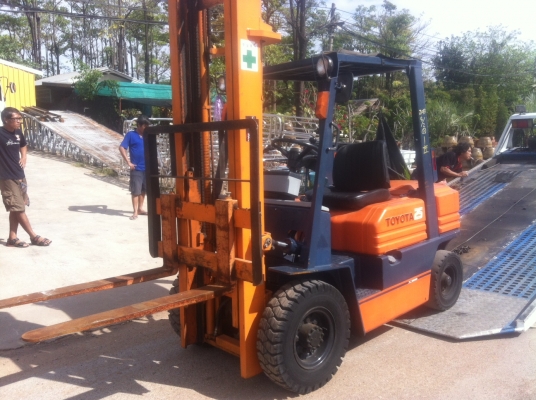 ขายฟอร์คลิฟต์ TOYOTA 5FG25 GASOLINE  เกียร์ MT ,  เสาสูง 4.5 M สภาพนางฟ้า!! ขอบคุณผู้ไม่ประสงค์ออกนาม กทม
