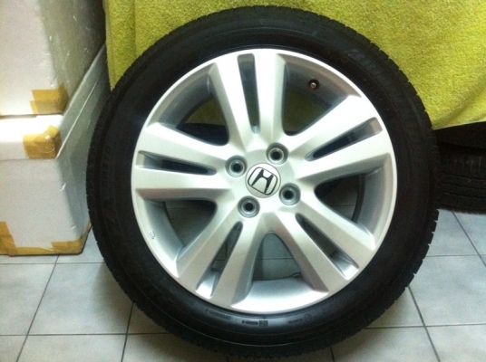 ขายล้อแม็ก Honda Jazz 16" พร้อมยางปี 13 สภาพสวย