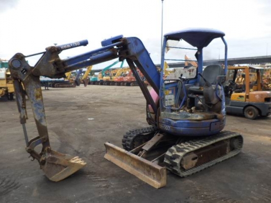 ขายรถขุด  KOMATSU PC 28 UU-3
