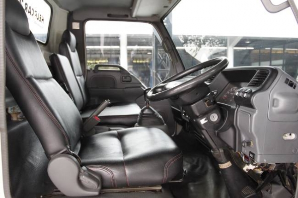 รถสไลด์ สภาพพร้อมใช้งาน รถ ISUZU Elf
