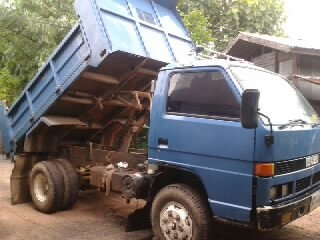 หกล้อดั้ม isuzu NPR ประกอบ ช่วงล้างใหญ่ Fหน้า -หลัง POWER เกียร์ร็อก สภาพพร้อมลุย