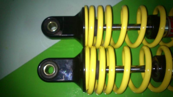 ขอขาย โช๊ค yss สภาพ 90 \% ใส่ได้แค่ 10 วัน