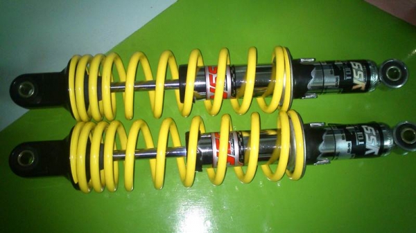 ขอขาย โช๊ค yss สภาพ 90 \% ใส่ได้แค่ 10 วัน