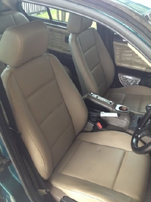 BMW 325i (นกแก้ว) BMW 325i (นกแก้ว)