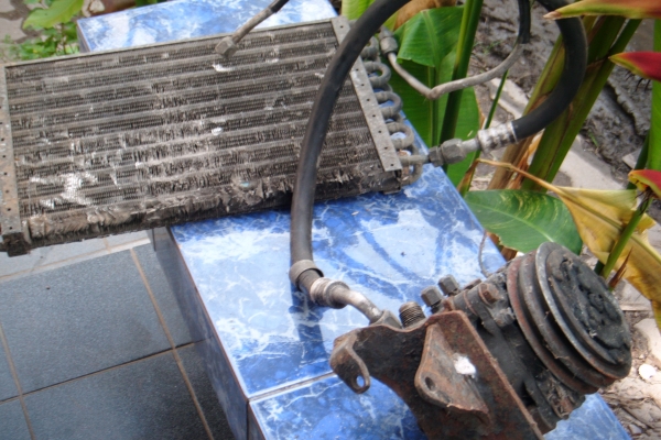 ขายมาสด้า1000 เดิมบาง ทะเบียนโอนพร้อมใช้ ขับไกลได้ภาษีเต็ม57